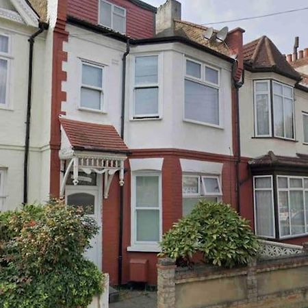 Private Guest Rooms In Tooting London Exterior photo